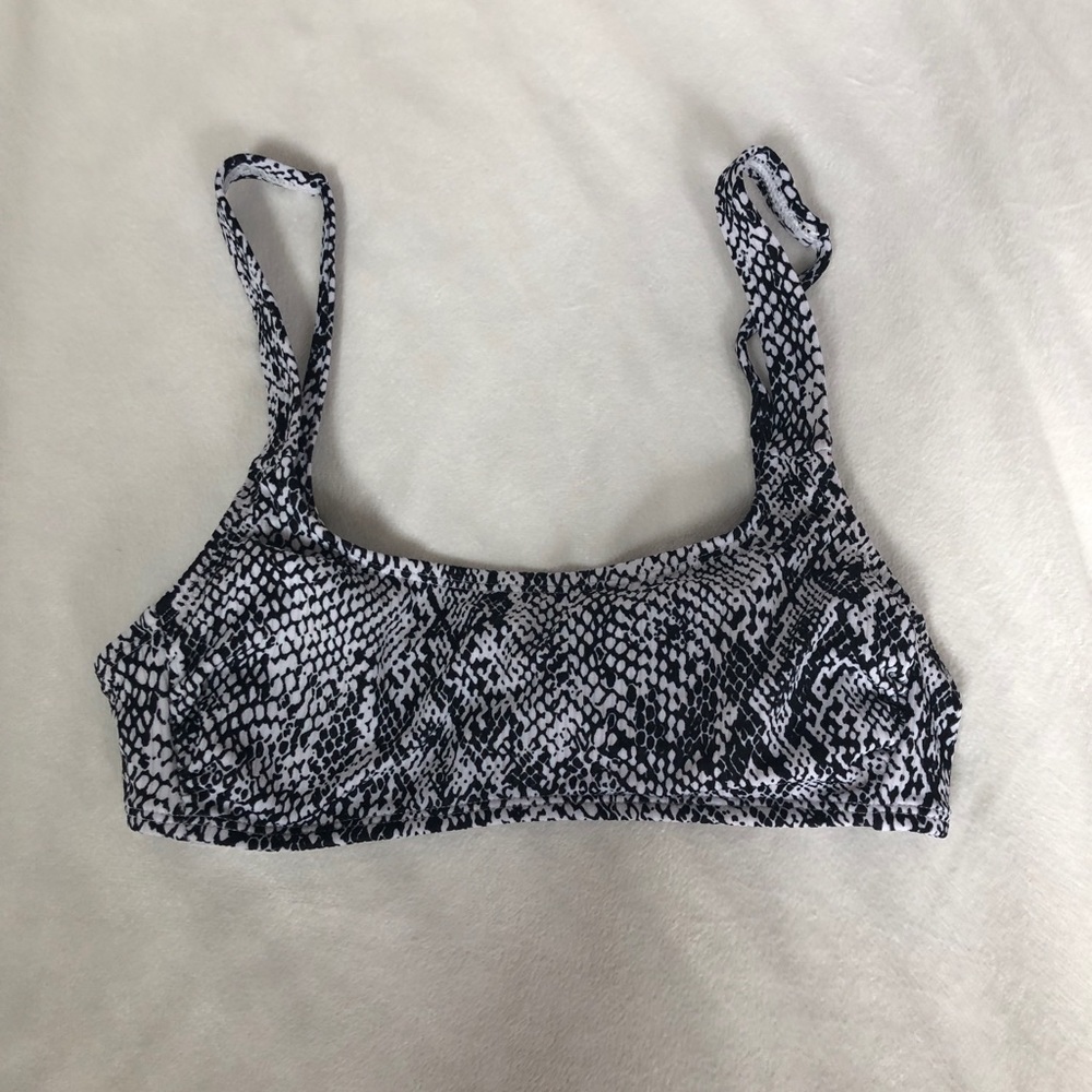 Snake printed bikini top!